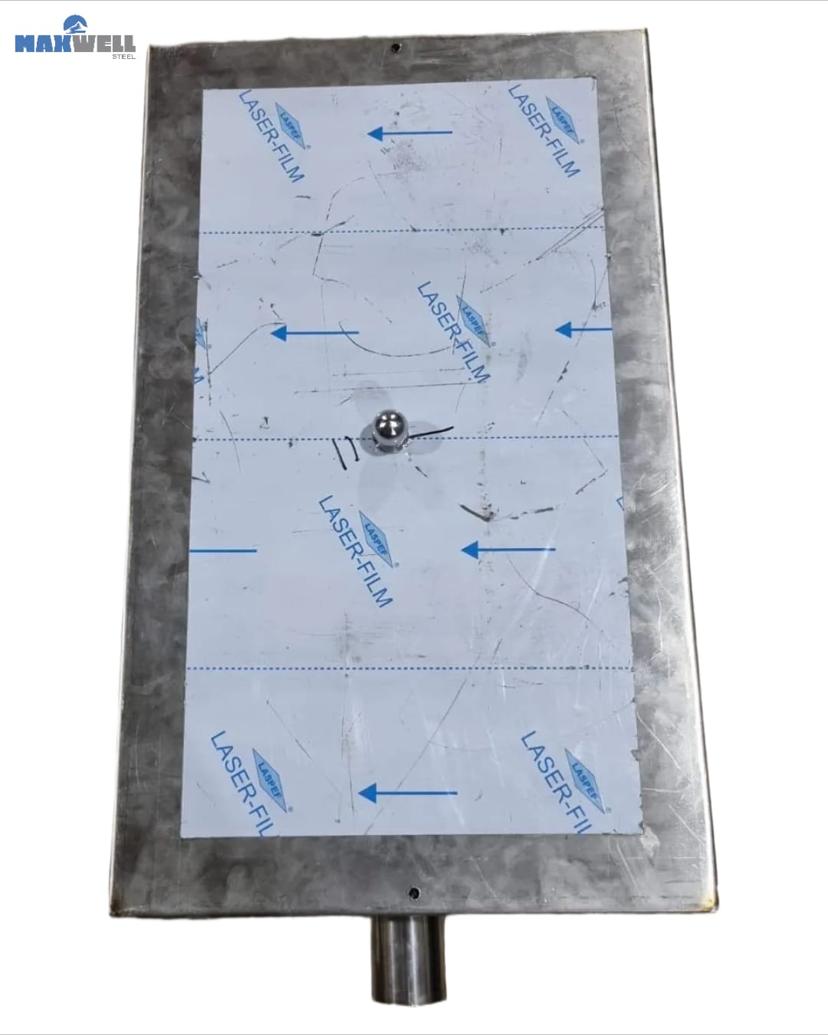 A grease trap equipped with a (solid) lid. - Image 2