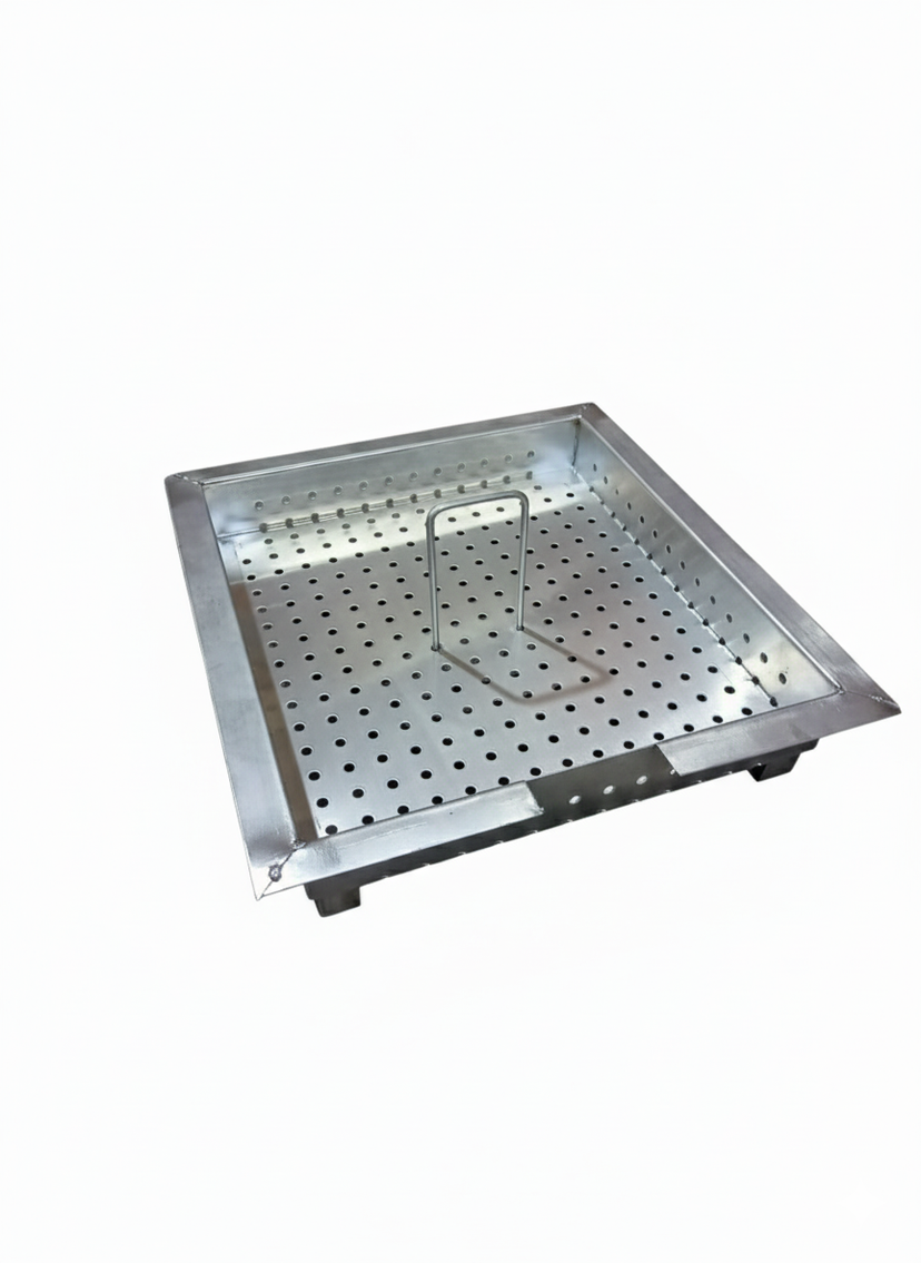 A grease trap equipped with a (solid) lid. - Image 5